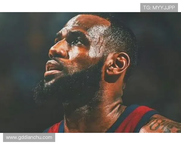 詹姆斯自信发言称自己在骑士热火湖人三队都应获得5亿合同